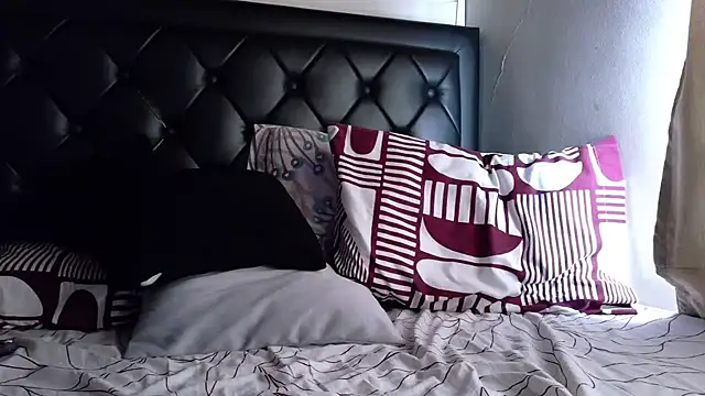 Snapshot of tom_thick chatting on 20, 2, 2026 tom thick online show from 20, 2, 2026