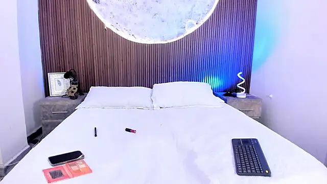 LaurenSnow online show from 26, 2, 2026