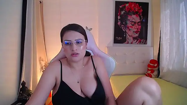 Snapshot of esmeraldaa230 chatting on 14, 1, 2025 esmeraldaa230 online show from 14, 1, 2025