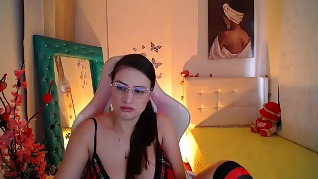 Snapshot of esmeraldaa230 chatting on 10, 3, 2025 esmeraldaa230 online show from 10, 3, 2025