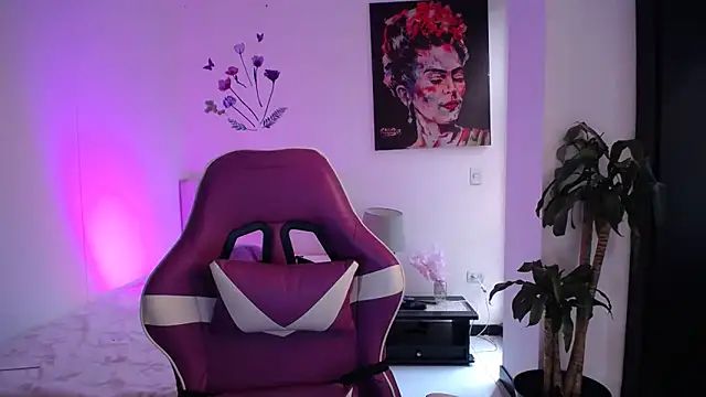 esmeraldaa230 online show from 5, 3, 2026