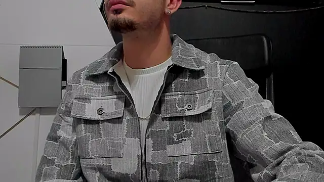 Snapshot of BrandonTate chatting on 7, 5, 2026 BrandonTate online show from 7, 5, 2026