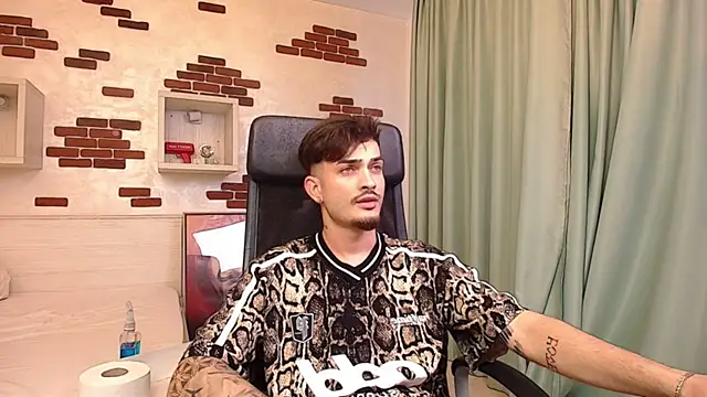 Snapshot of BrandonTate chatting on 9, 6, 2026 BrandonTate online show from 9, 6, 2026