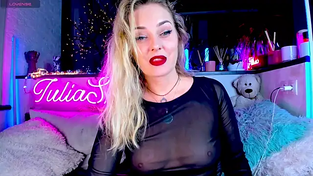 Snapshot of _JuliaSpace_ chatting on 17, 1, 2025 JuliaSpace online show from 17, 1, 2025