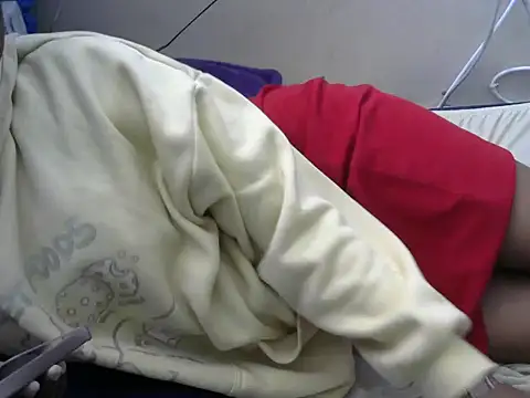 Ma-yolo001 online show from 13, 10, 2025