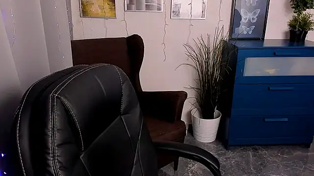 Snapshot of AlicePopsy chatting on 2, 3, 2025 AlicePopsy online show from 2, 3, 2025