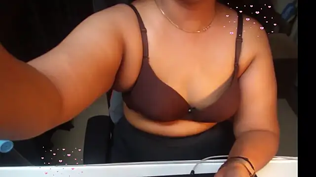 Arushisingh8888 online show from 15, 4, 2026