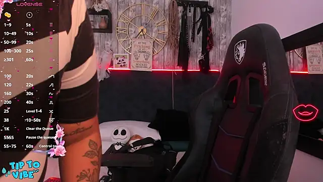 Neko Misaki online show from 3, 2, 2025