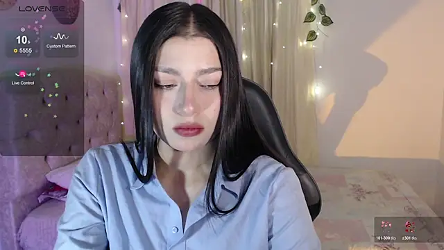 Snapshot of mily_thomson_b_ chatting on 17, 7, 2026 mily thomson b online show from 17, 7, 2026