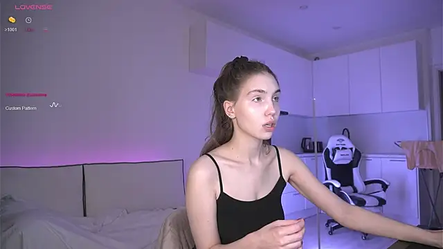 Snapshot of haileyishere chatting on 5, 6, 2026 haileyishere online show from 5, 6, 2026