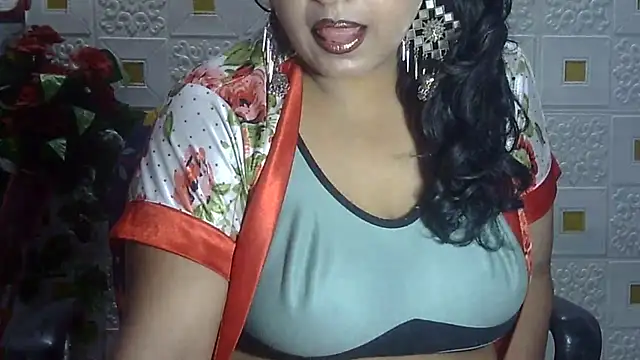 Snapshot of Sexy_komolika chatting on 4, 3, 2025 Sexy komolika online show from 4, 3, 2025