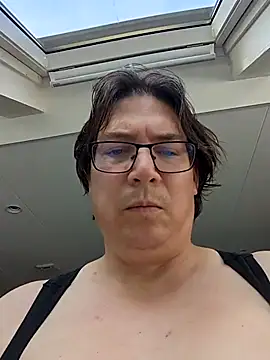 Snapshot of owned_by_goddess_laurie chatting on 22, 6, 2026 owned by goddess laurie online show from 22, 6, 2026