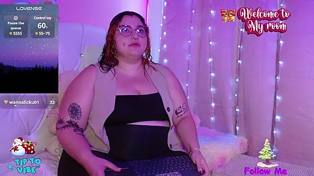 Snapshot of HECATE_23 chatting on 31, 12, 2024 HECATE 23 online show from 31, 12, 2024