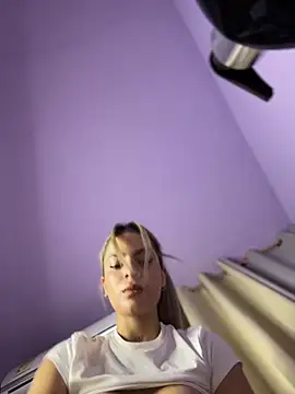 Snapshot of emiss_ chatting on 15, 2, 2026 emiss online show from 15, 2, 2026