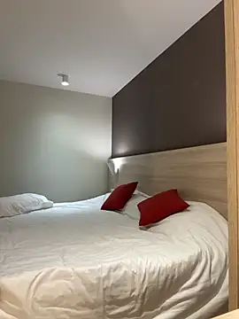 streetdoll online show from 26, 9, 2025