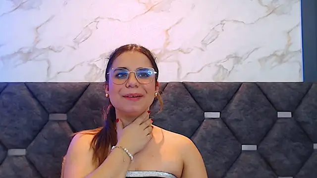 ThaniaJones online show from 12, 3, 2025