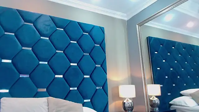 ThaniaJones online show from 25, 3, 2026