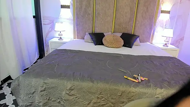 PaulinaDuarte online show from 10, 11, 2025