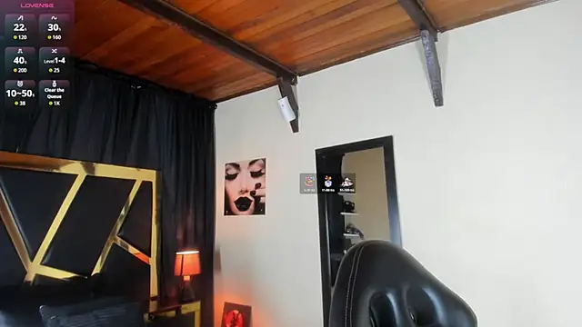 Snapshot of EmiliWilliams chatting on 12, 11, 2025 EmiliWilliams online show from 12, 11, 2025