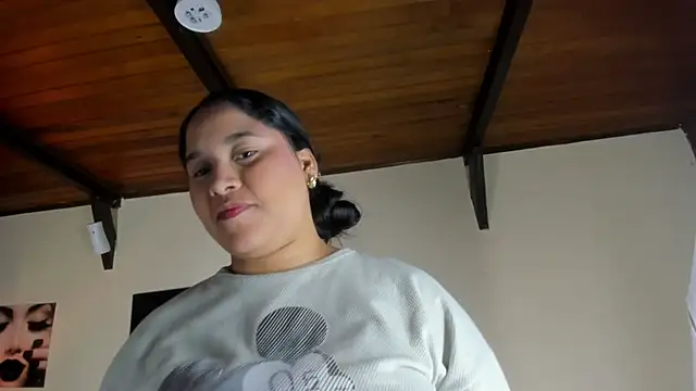 Snapshot of EmiliWilliams chatting on 14, 11, 2025 EmiliWilliams online show from 14, 11, 2025