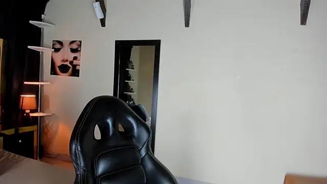 Snapshot of EmiliWilliams chatting on 21, 11, 2025 EmiliWilliams online show from 21, 11, 2025