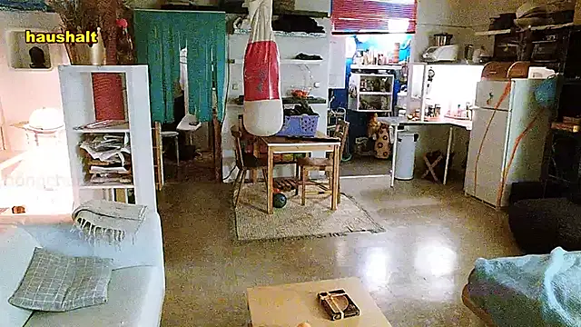 Snapshot of BongChannel chatting on 11, 1, 2025 BongChannel online show from 11, 1, 2025