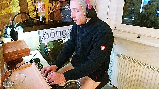 Snapshot of BongChannel chatting on 3, 2, 2025 BongChannel online show from 3, 2, 2025