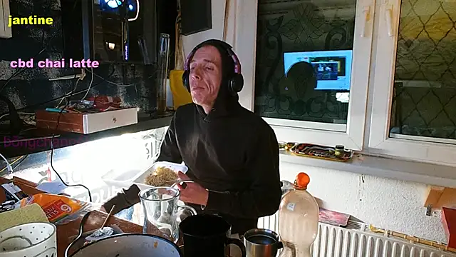 Snapshot of BongChannel chatting on 7, 3, 2025 BongChannel online show from 7, 3, 2025