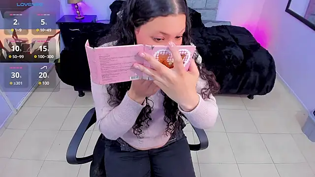 Lana stone  online show from 19, 1, 2025