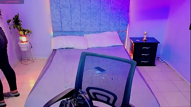 Lana stone  online show from 25, 11, 2025