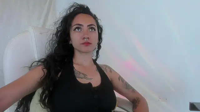 Snapshot of paula_brunette chatting on 14, 10, 2025 paula brunette online show from 14, 10, 2025