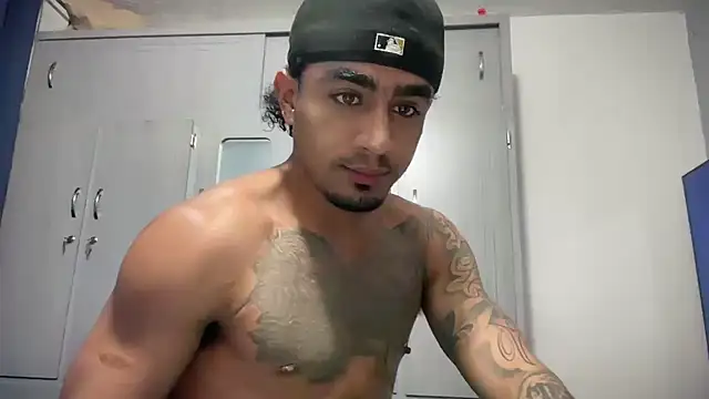 Snapshot of dominic_brandd23 chatting on 19, 6, 2026 dominic brandd23 online show from 19, 6, 2026