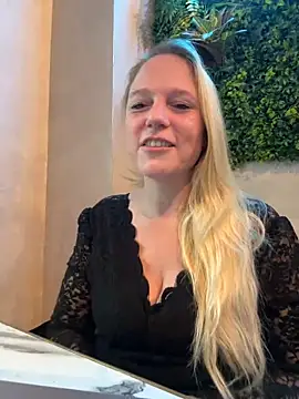 MoniqueLaFee online show from 9, 1, 2025