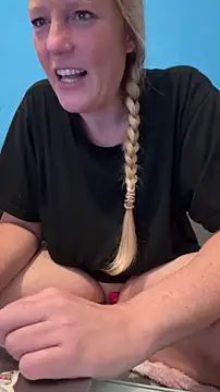 MoniqueLaFee online show from 23, 7, 2026