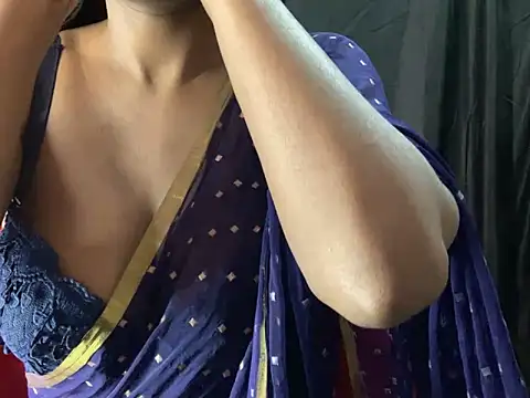 Sexy trisha  7 online show from 28, 1, 2025