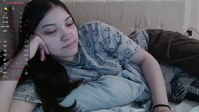 Snapshot of AlisaDevis chatting on 7, 6, 2026 AlisaDevis online show from 7, 6, 2026