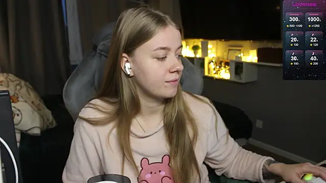 Snapshot of candy_maggie chatting on 9, 1, 2025 candy maggie online show from 9, 1, 2025