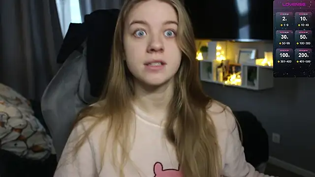 Snapshot of candy_maggie chatting on 12, 1, 2025 candy maggie online show from 12, 1, 2025