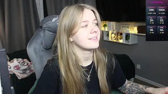 Snapshot of candy_maggie chatting on 12, 1, 2025 candy maggie online show from 12, 1, 2025