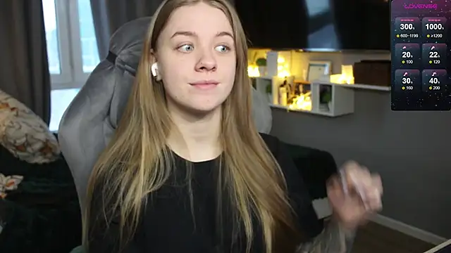 Snapshot of candy_maggie chatting on 13, 1, 2025 candy maggie online show from 13, 1, 2025