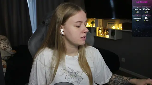 Snapshot of candy_maggie chatting on 14, 1, 2025 candy maggie online show from 14, 1, 2025