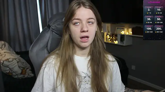 Snapshot of candy_maggie chatting on 15, 1, 2025 candy maggie online show from 15, 1, 2025