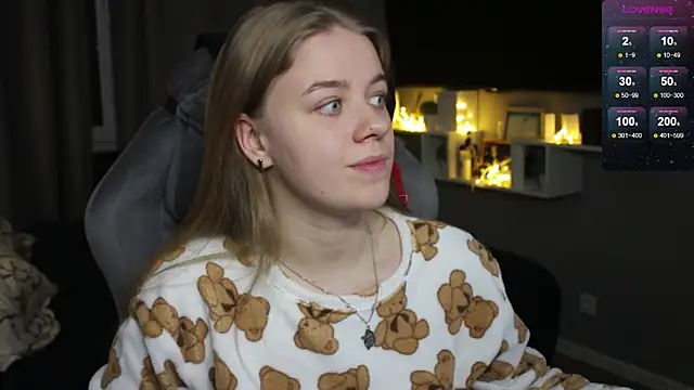 Snapshot of candy_maggie chatting on 16, 1, 2025 candy maggie online show from 16, 1, 2025