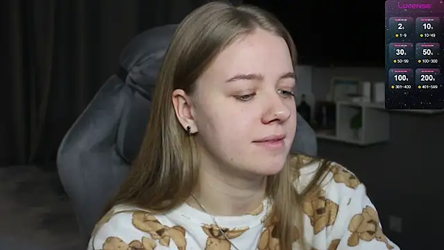 Snapshot of candy_maggie chatting on 19, 1, 2025 candy maggie online show from 19, 1, 2025