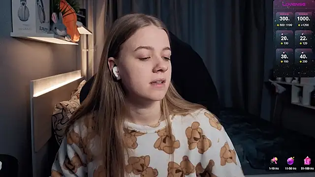 Snapshot of candy_maggie chatting on 2, 2, 2025 candy maggie online show from 2, 2, 2025