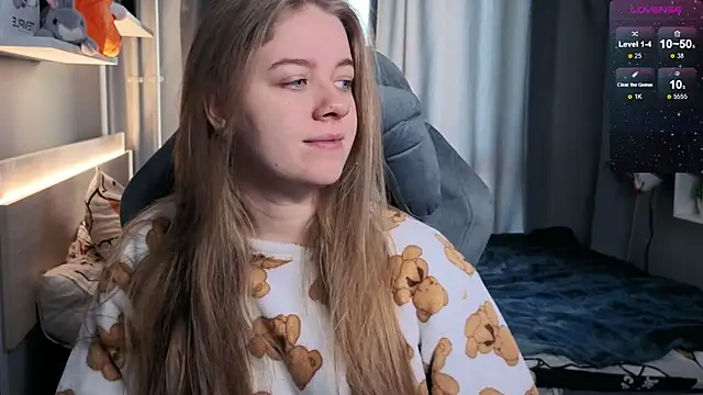 Snapshot of candy_maggie chatting on 4, 2, 2025 candy maggie online show from 4, 2, 2025