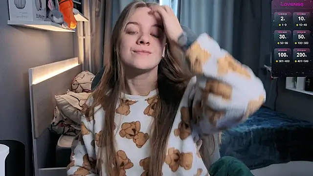 Snapshot of candy_maggie chatting on 5, 2, 2025 candy maggie online show from 5, 2, 2025