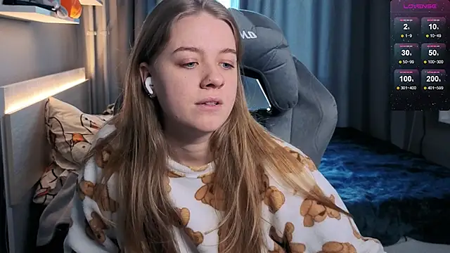 Snapshot of candy_maggie chatting on 7, 2, 2025 candy maggie online show from 7, 2, 2025