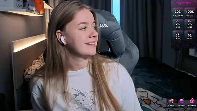 Snapshot of candy_maggie chatting on 10, 2, 2025 candy maggie online show from 10, 2, 2025