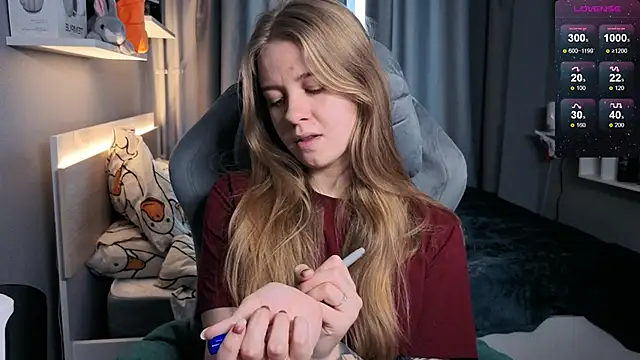 Snapshot of candy_maggie chatting on 13, 2, 2025 candy maggie online show from 13, 2, 2025